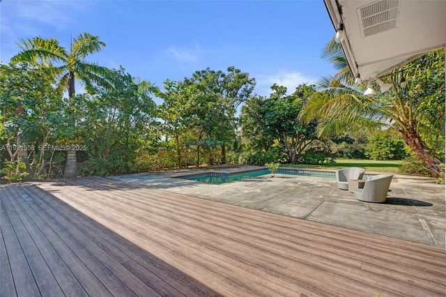 21440 Highland Lakes Blvd, Miami, FL 33179