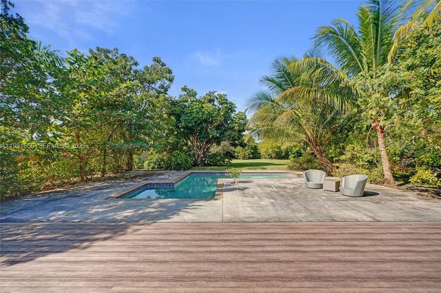 21440 Highland Lakes Blvd, Miami, FL 33179