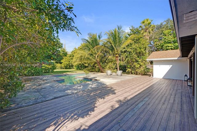 21440 Highland Lakes Blvd, Miami, FL 33179