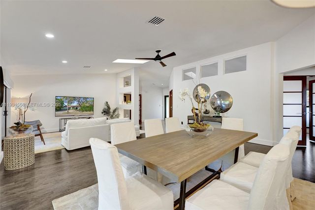 21440 Highland Lakes Blvd, Miami, FL 33179