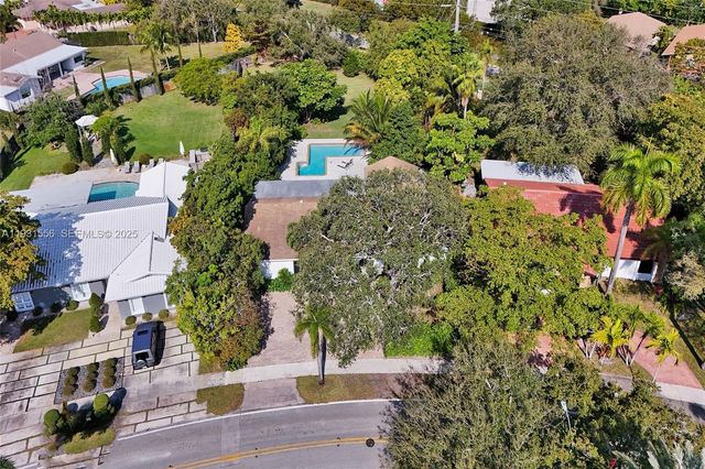 21440 Highland Lakes Blvd, Miami, FL 33179