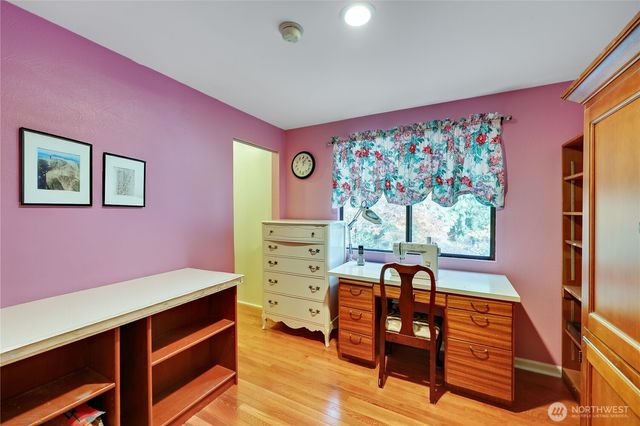 2120 NE Edwin Court, Poulsbo, WA 98370