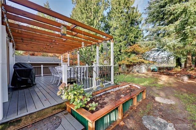 2120 NE Edwin Court, Poulsbo, WA 98370