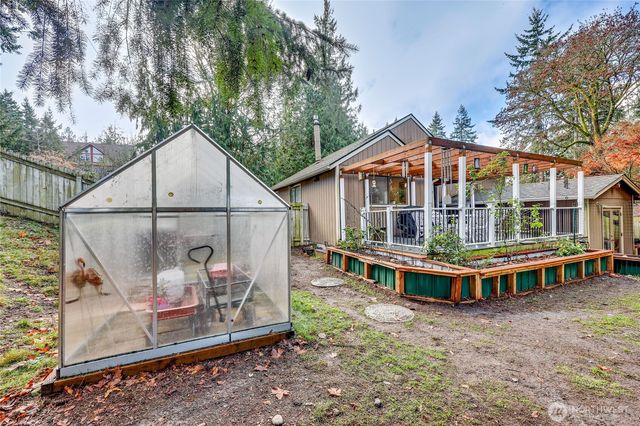 2120 NE Edwin Court, Poulsbo, WA 98370