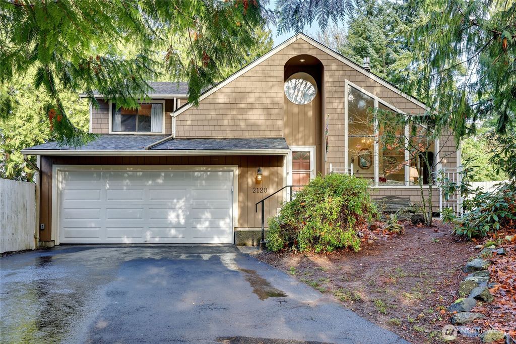 2120 NE Edwin Court, Poulsbo, WA 98370