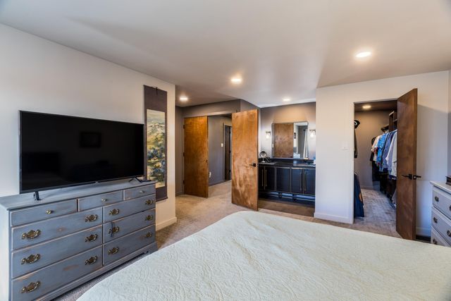 12 Lakeshore Drive NE, Albuquerque, NM 87112