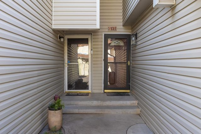 12 Lakeshore Drive NE, Albuquerque, NM 87112