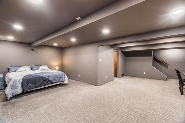 12 Lakeshore Drive NE, Albuquerque, NM 87112