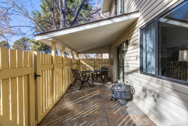 12 Lakeshore Drive NE, Albuquerque, NM 87112