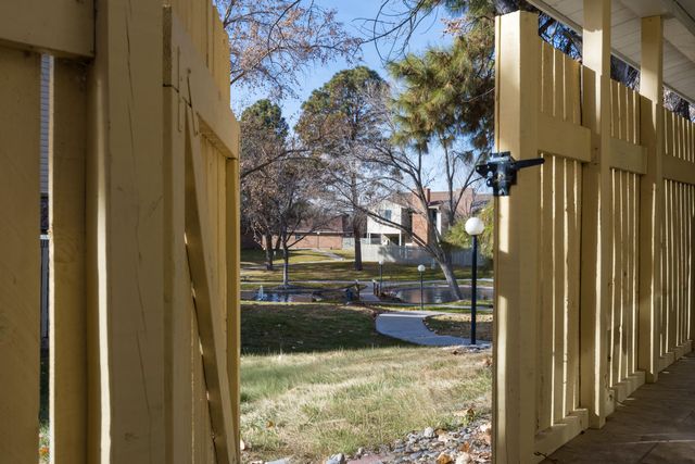 12 Lakeshore Drive NE, Albuquerque, NM 87112