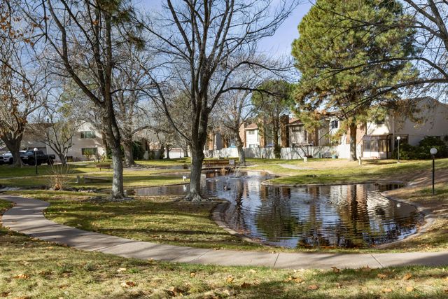 12 Lakeshore Drive NE, Albuquerque, NM 87112