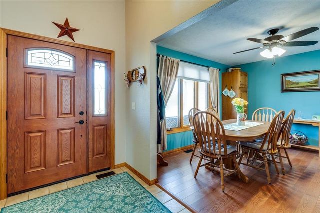 1625 E Sunnydale Lake Cir, Valley Center, KS 67147