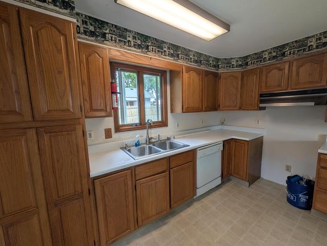 1416 Blodgett LANE, Delavan, WI 53115