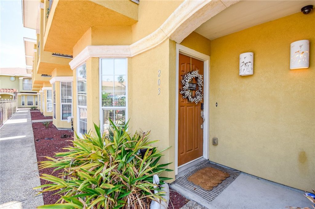 15422 Seamount Cay Ct 203, Corpus Christi, TX 78418