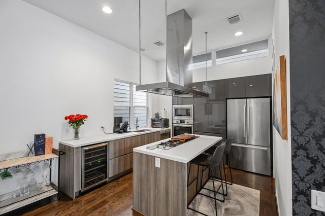 1166 W 19th Street, Houston, TX 77008