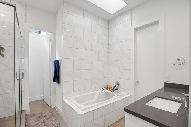 1166 W 19th Street, Houston, TX 77008