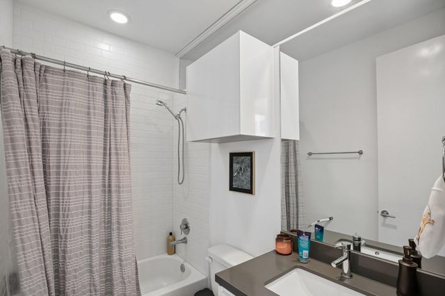 1166 W 19th Street, Houston, TX 77008