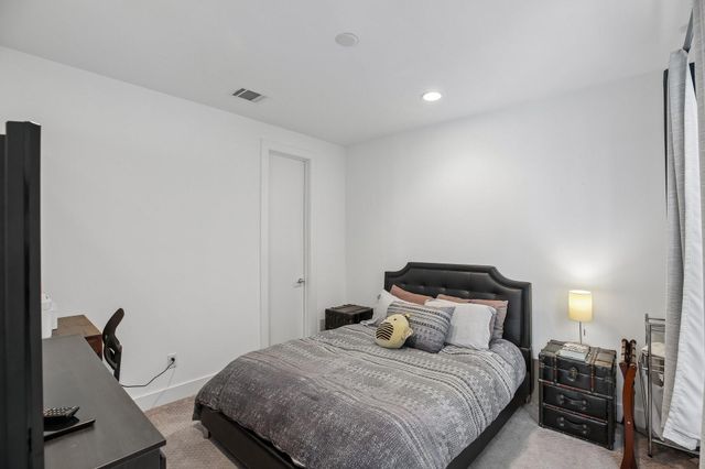 1166 W 19th Street, Houston, TX 77008