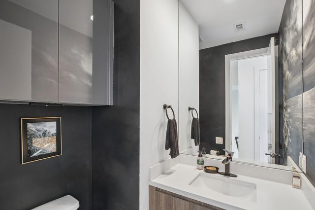 1166 W 19th Street, Houston, TX 77008