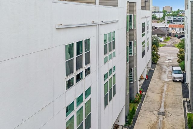 1166 W 19th Street, Houston, TX 77008