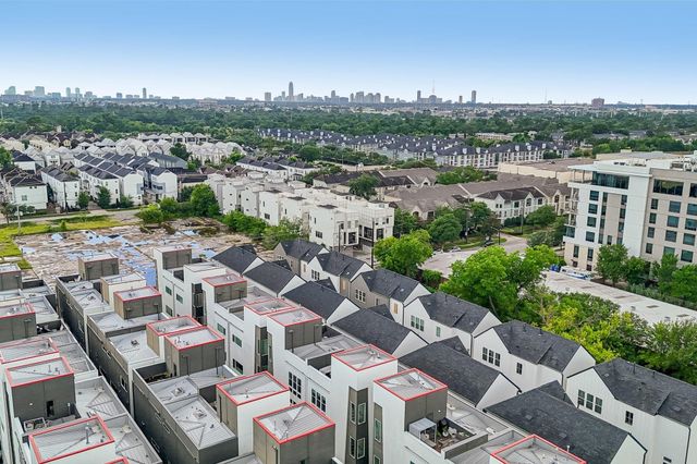 1166 W 19th Street, Houston, TX 77008