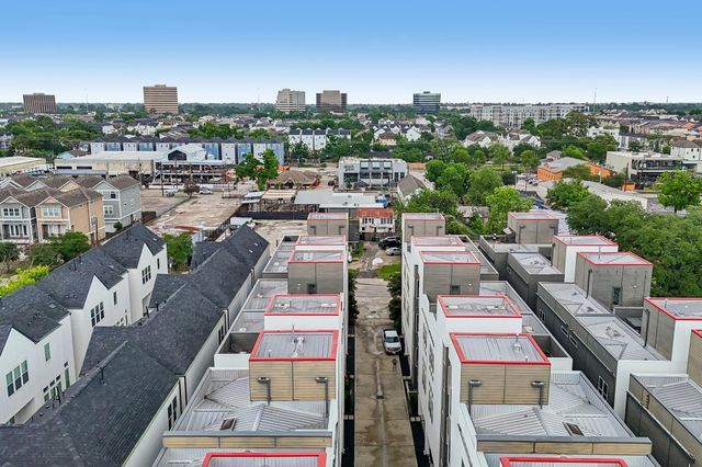 1166 W 19th Street, Houston, TX 77008