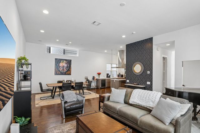 1166 W 19th Street, Houston, TX 77008