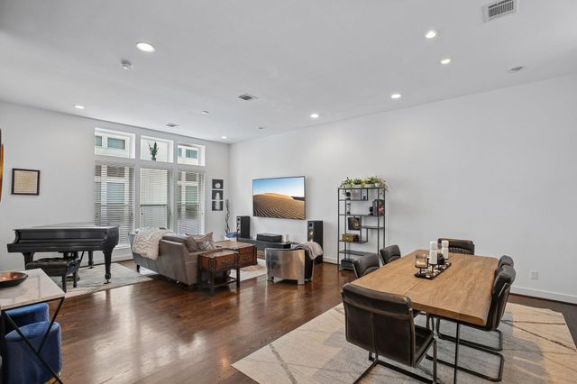 1166 W 19th Street, Houston, TX 77008