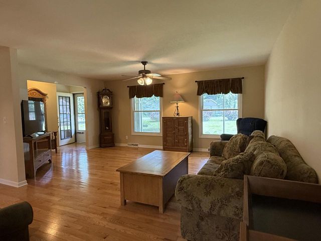 W290N8275 Florencetta HEIGHTS, Hartland, WI 53029