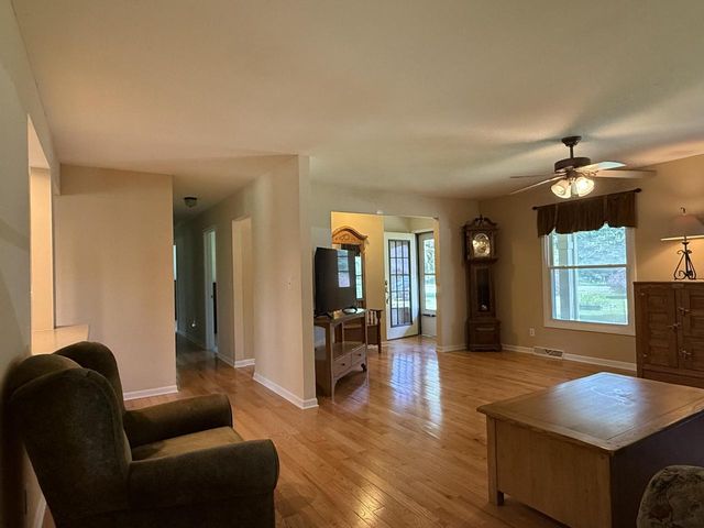 W290N8275 Florencetta HEIGHTS, Hartland, WI 53029