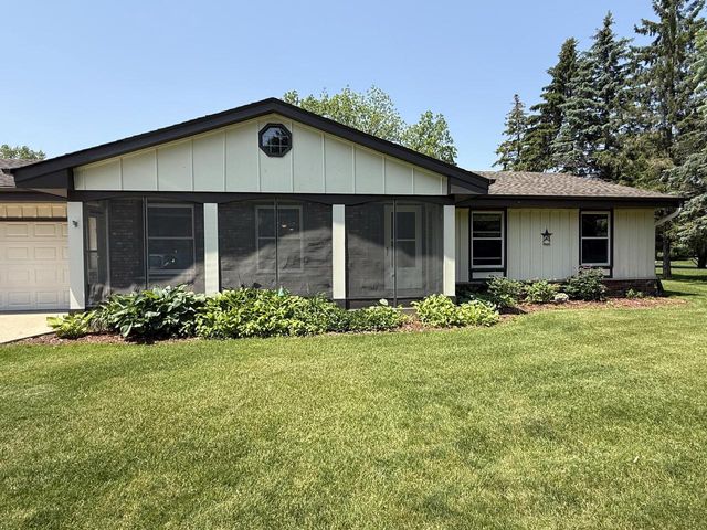 W290N8275 Florencetta HEIGHTS, Hartland, WI 53029