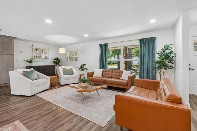 2540 LAKE ELLEN CIRCLE, Tampa, FL 33618