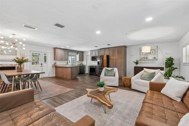 2540 LAKE ELLEN CIRCLE, Tampa, FL 33618