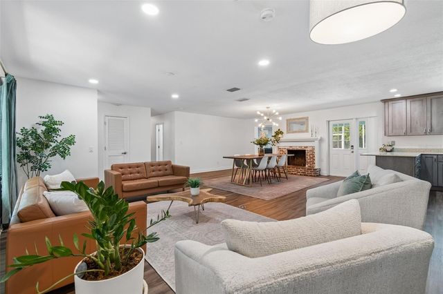 2540 LAKE ELLEN CIRCLE, Tampa, FL 33618