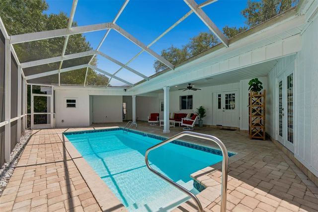 2540 LAKE ELLEN CIRCLE, Tampa, FL 33618