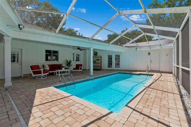 2540 LAKE ELLEN CIRCLE, Tampa, FL 33618