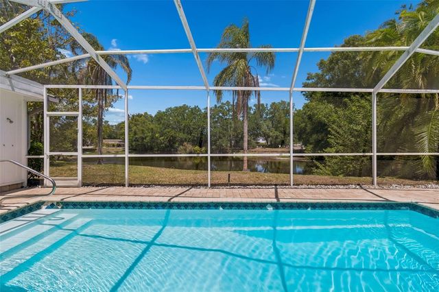 2540 LAKE ELLEN CIRCLE, Tampa, FL 33618