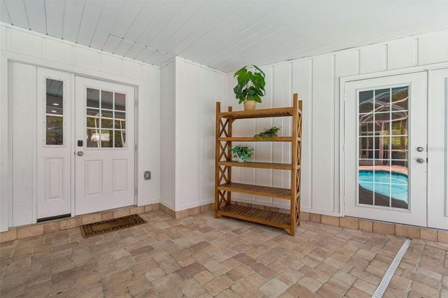 2540 LAKE ELLEN CIRCLE, Tampa, FL 33618