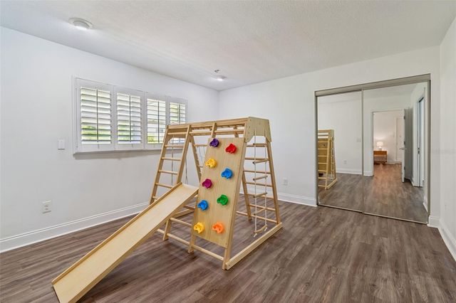 2540 LAKE ELLEN CIRCLE, Tampa, FL 33618