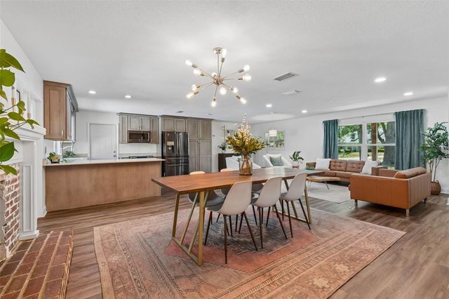 2540 LAKE ELLEN CIRCLE, Tampa, FL 33618