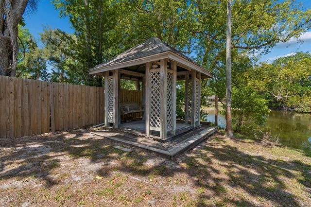 2540 LAKE ELLEN CIRCLE, Tampa, FL 33618