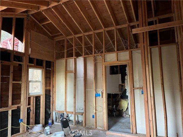 28387 Larchmont, Lake Arrowhead, CA 92352