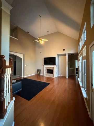 1409 Mayflower Lane, Lewisville, TX 75077