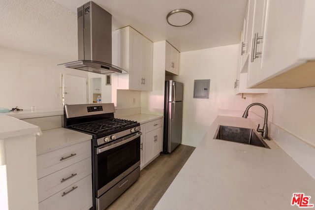 1426 S Orange Grove Avenue, Los Angeles, CA 90019