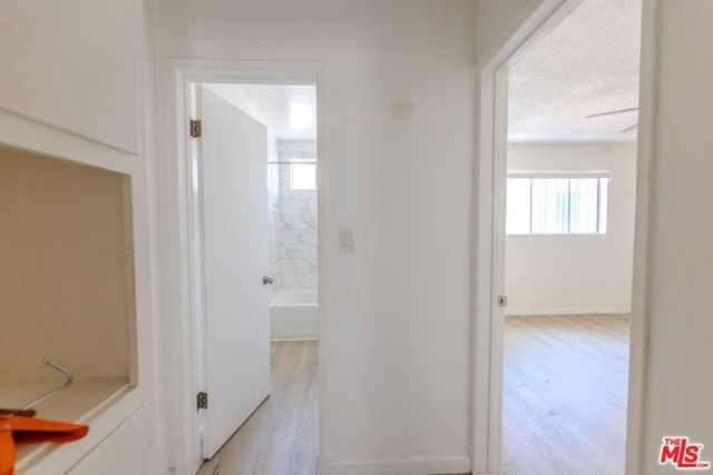 1426 S Orange Grove Avenue, Los Angeles, CA 90019