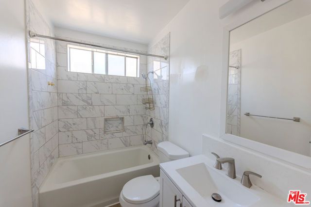 1426 S Orange Grove Avenue, Los Angeles, CA 90019