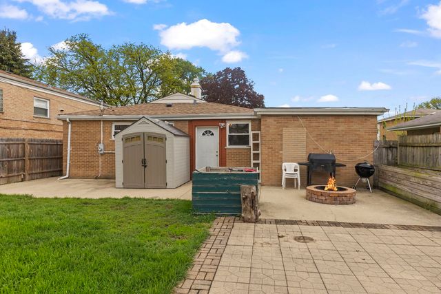 1926 S 16th Avenue, Broadview, IL 60155