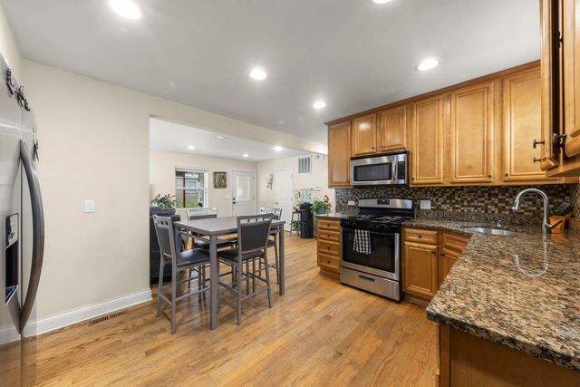 1926 S 16th Avenue, Broadview, IL 60155