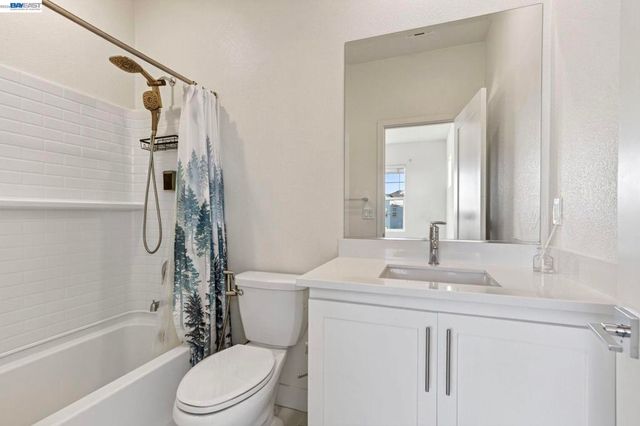 6065 Bullion Ln, Dublin, CA 94568