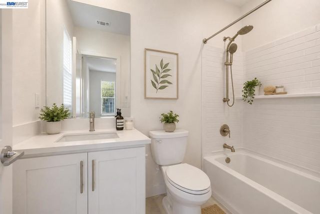 6065 Bullion Ln, Dublin, CA 94568